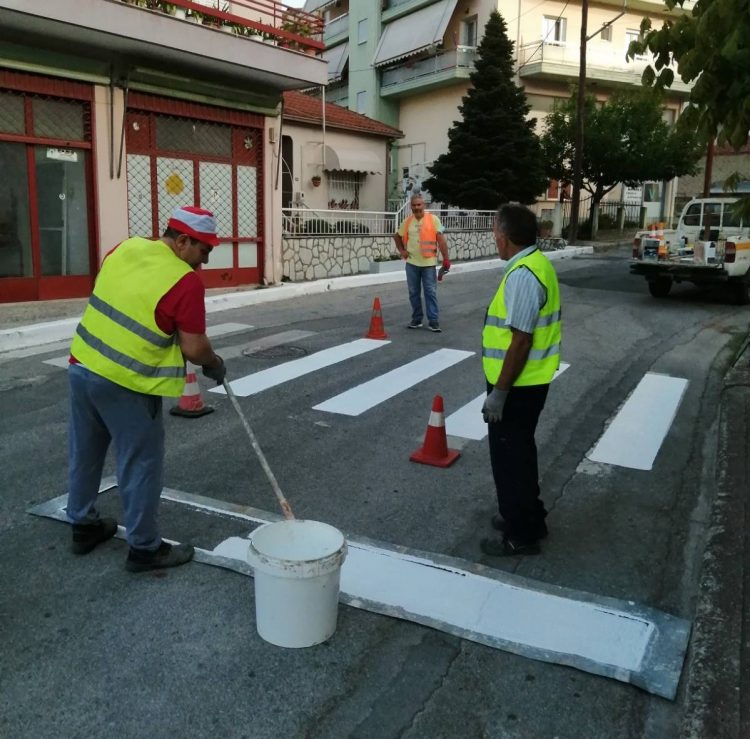 Διαγραμμίσεις οδών από τον Δήμο Μετεώρων στην Καλαμπάκα