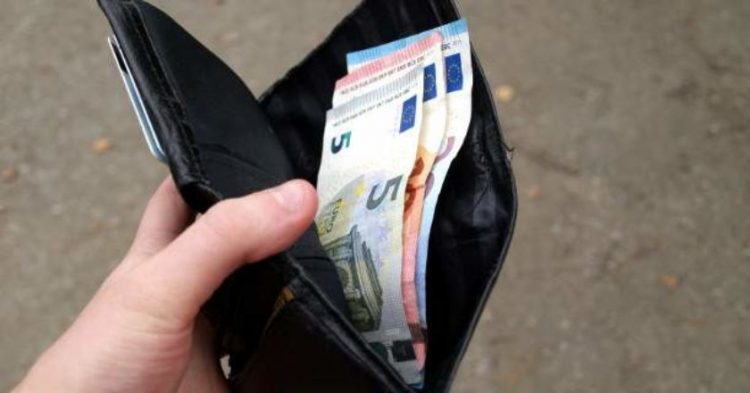 Τρικαλινός πήγε για δουλειά σε δημόσια υπηρεσία κι έκλεψε το πορτοφόλι του υπαλλήλου