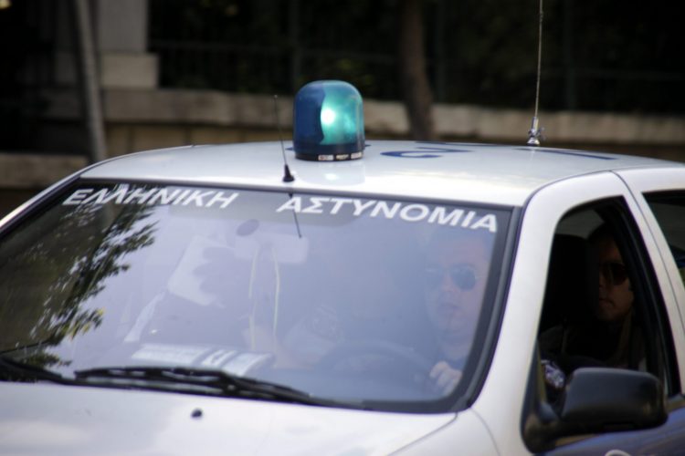 Συνελήφθη τα ξημερώματα στην Πύλη καταστηματάρχης γιατί είχε ζωντανή μουσική στο κατάστημά του