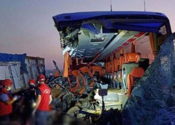 Τουρκία: Εννέα νεκροί σε σύγκρουση λεωφορείου με φορτηγό – Σοκαριστικές εικόνες