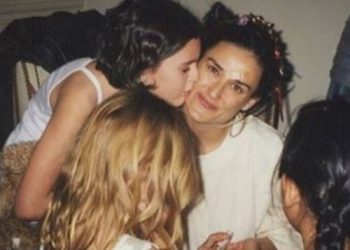 «Είναι σα να ερχόταν το τέρας». Η κόρη της Ντέμι Μουρ, Ταλούλα, μιλά για τον εθισμό της μητέρας της