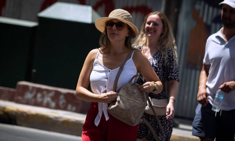 Καιρός: Έρχονται 42αρια σήμερα – Από Πέμπτη η πρώτη ανάσα δροσιάς