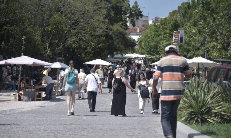 Καιρός: Μικρή πτώση της θερμοκρασίας – Σε ποιες περιοχές θα βρέξει