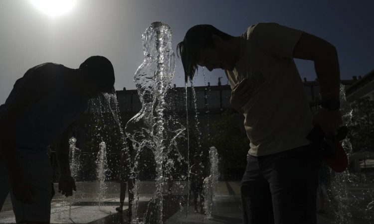 «Κάηκε» όλος ο πλανήτης τον Ιούλιο! Ο θερμότερος μήνας στην ιστορία της Γης
