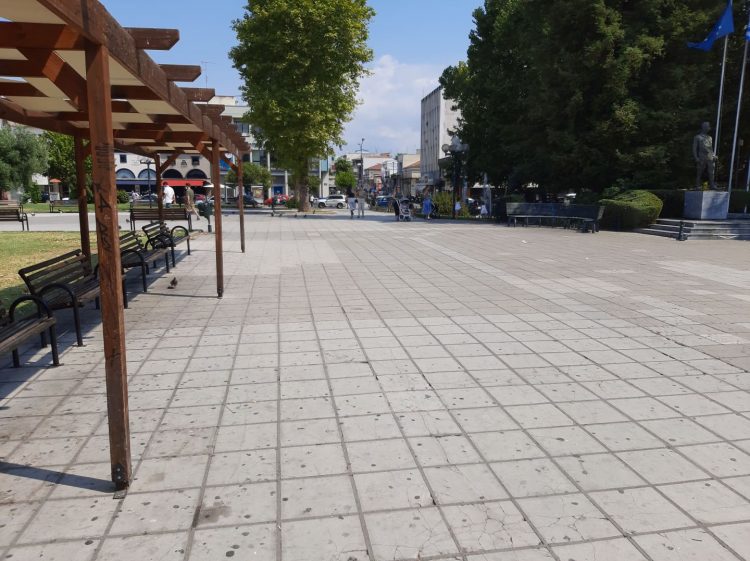 Αδειάζουν τα Τρίκαλα για τον Δεκαπενταύγουστο