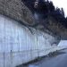 Αντικαθίσταται φράχτης βραχοπτώσεων στην ορθή πέτρα στον Ασπροπόταμο
