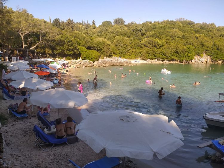 Ζάβια: Η άγνωστη, πανέμορφη παραλία που θυμίζει φιόρδ-Δείτε που βρίσκεται