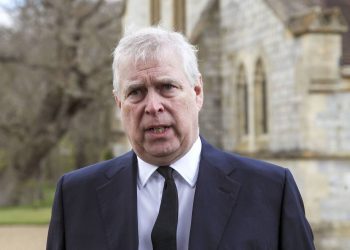 Πρίγκιπας Άντριου: Μήνυση-βόμβα για τον γιό της Ελισάβετ- «Με κακοποίησε όταν ήμουν ανήλικη»