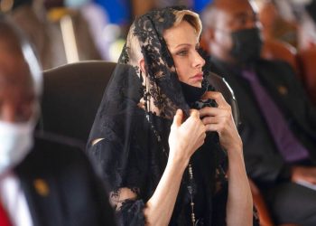 Θρίλερ με τη πριγκίπισσα του Μονακό: Το χειρουργείο στην Αφρική και οι μήνες μακριά από τα παδιά της