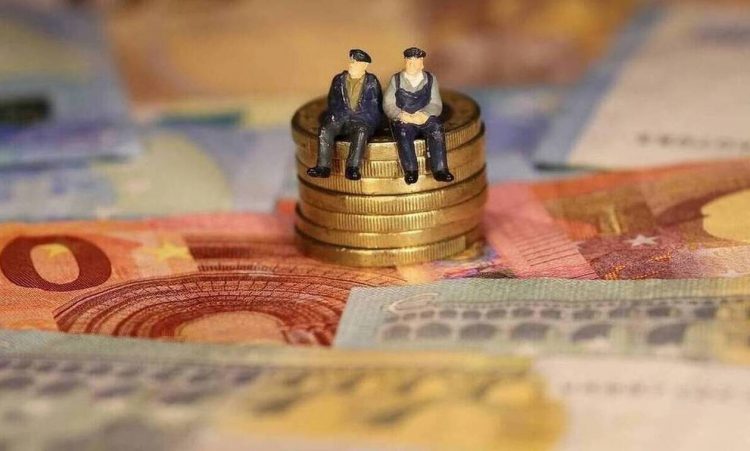 Συντάξεις: Οι «τυχεροί» που βγαίνουν φέτος στη σύνταξη – Ποιοι «κλειδώνουν» πριν τα 62