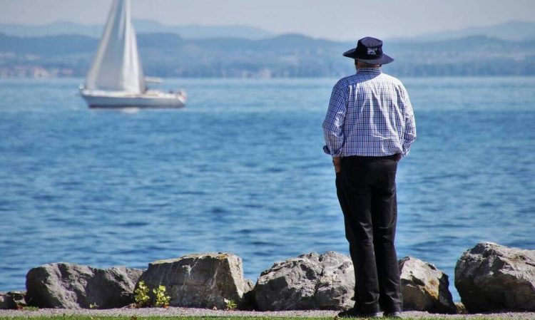 Όρια ηλικίας συνταξιοδότησης: «Εγκλωβισμένοι» θα παραμείνουν χιλιάδες ασφαλισμένοι