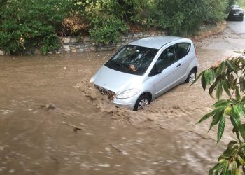 Πλημμύρες και ζημιές στον Πλαταμώνα από την σαββατιάτικη νεροποντή