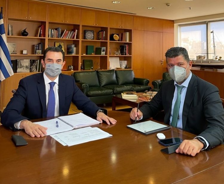 Συνάντηση Σκρέκα με τον Πρόεδρο και Διευθύνοντα Σύμβουλο της ΔΕΗ για την απλοποίηση της διαδικασίας διατήρησης του αγροτικού τιμολογίου