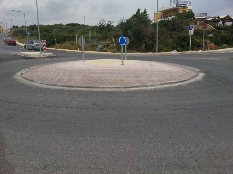 Πεζοδρόμια, ποδηλατόδρομος και δύο κυκλικοί κόμβοι στο κέντρο των Τρικάλων