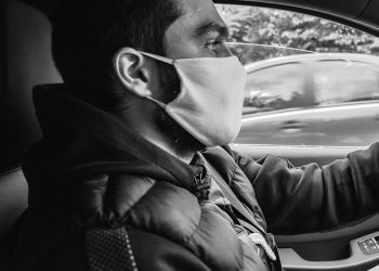 Κορωνοϊός – Αυτοκίνητο: Με αυτές τις 2 απλές κινήσεις δεν θα κολλήσετε COVID-19