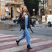 5 φθινοπωρινά looks με τζιν παντελόνι για γυναίκες άνω των 50