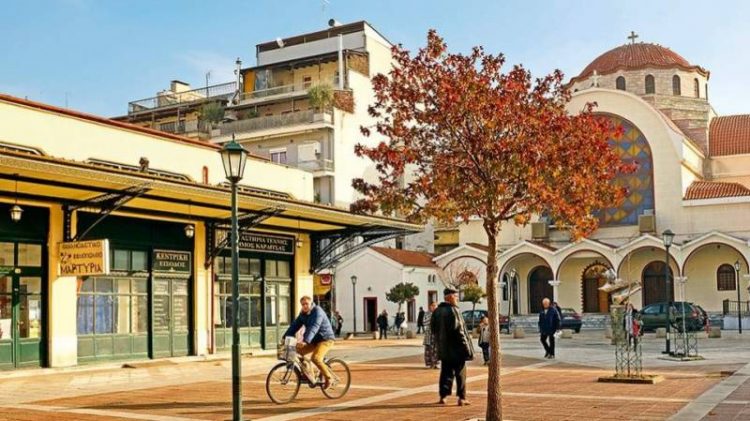 Καρδίτσα: Η πόλη που αντικατέστησε τα αυτοκίνητα με 20.000 ποδήλατα