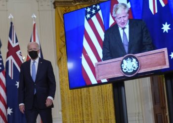 AUKUS: Tύμπανα Ψυχρού Πολέμου μετά τη συμφωνία των «3» ενάντια στην Κίνα- Η απάντηση του Πεκίνου