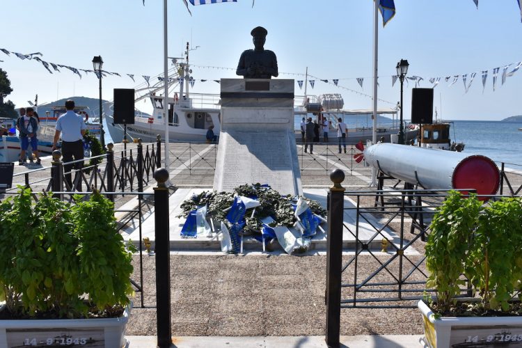 Ο Δήμος Σκιάθου τίμησε τη μνήμη της 78ης επετείου από τη βύθιση του Υποβρυχίου Υ1 «ΚΑΤΣΩΝΗΣ»