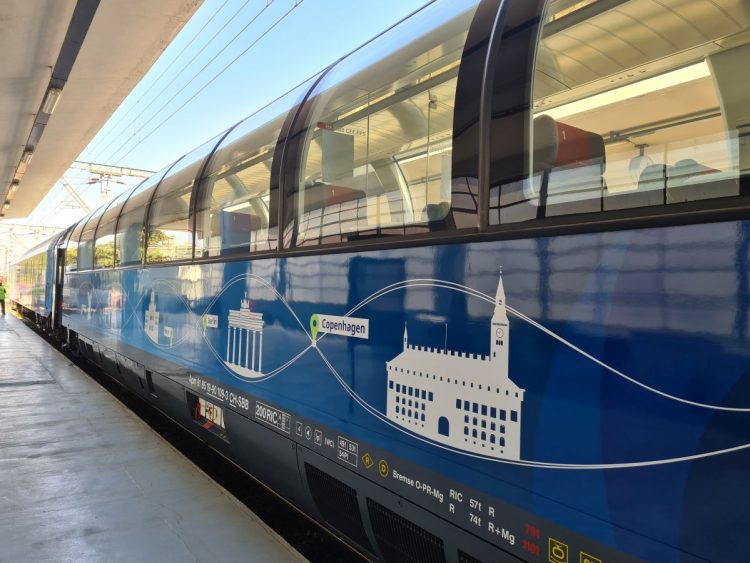 Δείτε τo ευρωπαϊκό τρένο “Connecting Europe Express” που έφτασε Θεσσαλονίκη