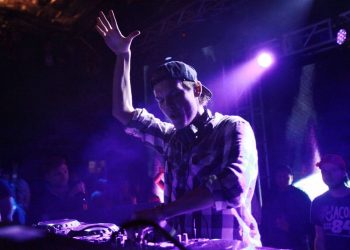 Google: Αφιερωμένο στον DJ Avicii το σημερινό Doodle