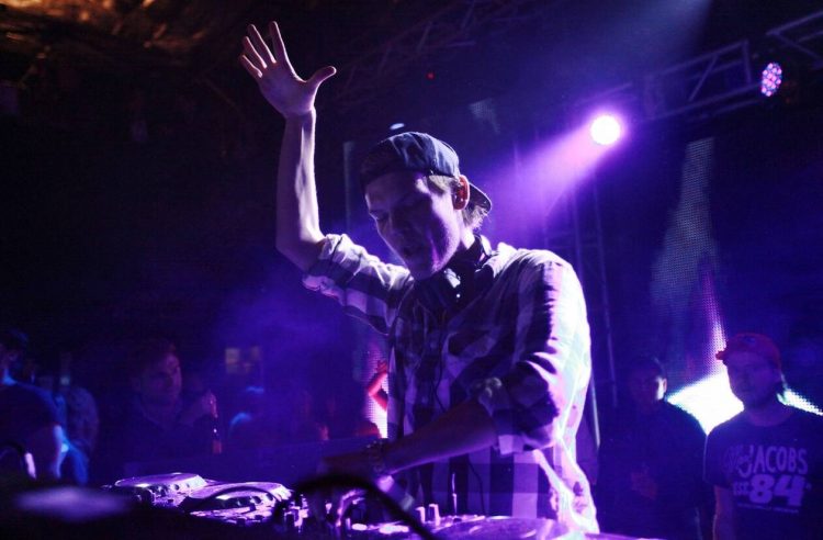 Google: Αφιερωμένο στον DJ Avicii το σημερινό Doodle