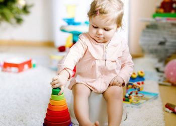Εκπαίδευση για την τουαλέτα: 5 μύθοι για τη μετάβαση από την πάνα στο γιογιό
