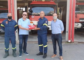 Δώρο φαρμακεία για τα οχήματα της Πυροσβεστικής σε Τρίκαλα και Καλαμπάκα από τους Φαρμακοποιούς των Τρικάλων