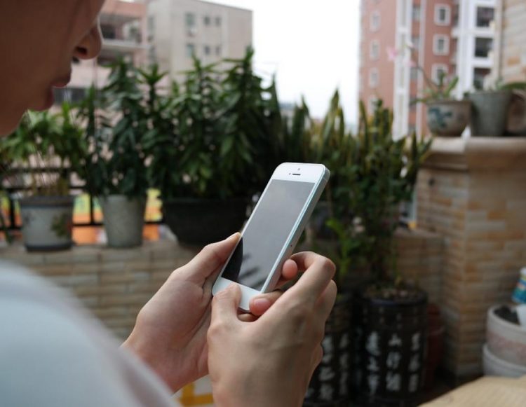Πώς να επιδιορθώσετε την οθόνη του iPhone σας με οδοντόκρεμα