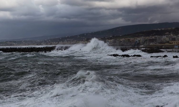 Καιρός τώρα: Με καταιγίδες και πολλά μποφόρ η Τετάρτη – Πότε θα επιστρέψει το καλοκαίρι (pics)