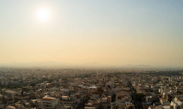 Καιρός Σαββατοκύριακο: Φθινοπωρινός καύσωνας με σκόνη από την Αφρική – Έως 37 βαθμούς η θερμοκρασία