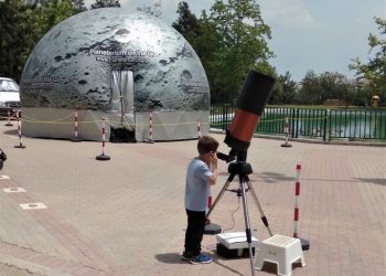 «Το Πλανητάριο στην Πύλη – προβολές στον θόλο και παρατήρηση με τηλεσκόπια»