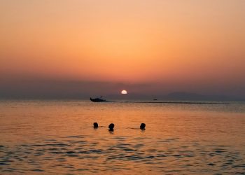 Κι όμως στη Μηλίνα, στο Νότιο Πήλιο, θα αντικρύσετε ένα από τα ωραιότερα ηλιοβασιλέματα της Ελλάδας