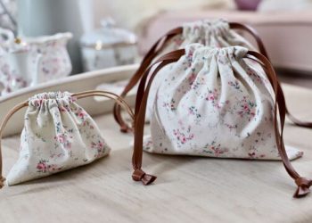 DIY υφασμάτινο πουγκί για την ασφαλή φύλαξη της μάσκας