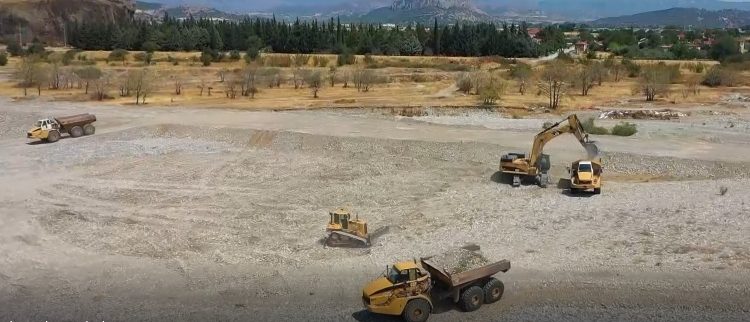 Σε πλήρη εξέλιξη τα αντιπλημμυρικά έργα της Περιφέρειας Θεσσαλίας στον Πηνειό ποταμό στην Π.Ε. Τρικάλων