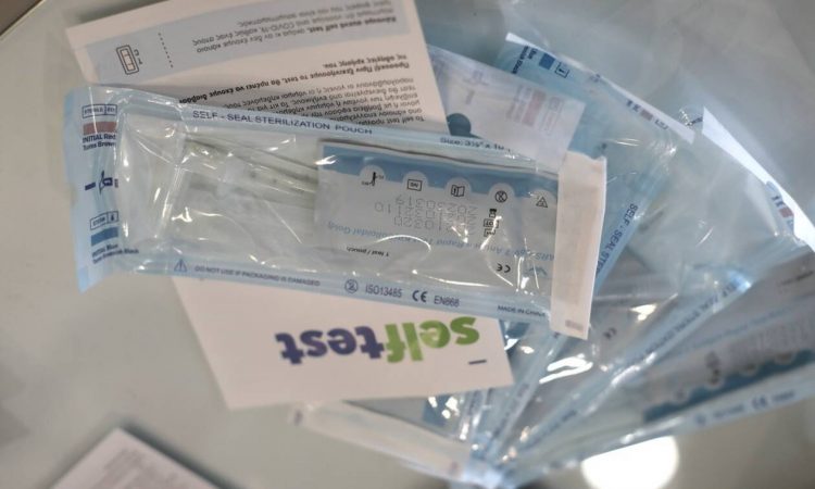 Self test: Κάθε πότε πρέπει να κάνουν οι μαθητές – Αναλυτικά η διαδικασία στο self-testing.gr