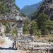 Αγία Ρουμέλη: Το απομονωμένο χωριουδάκι που για να πας πρέπει να διασχίσεις το μακρύτερο φαράγγι της χώρας