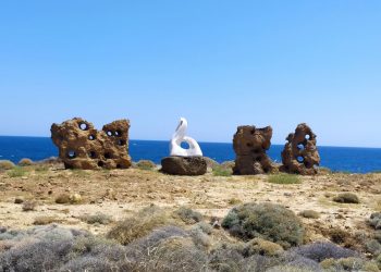 Γλυπτά που… ατενίζουν το Αιγαίο σε ένα από τα πιο όμορφα πολιτιστικά πάρκα της Ελλάδας-Δείτε που βρίσκεται