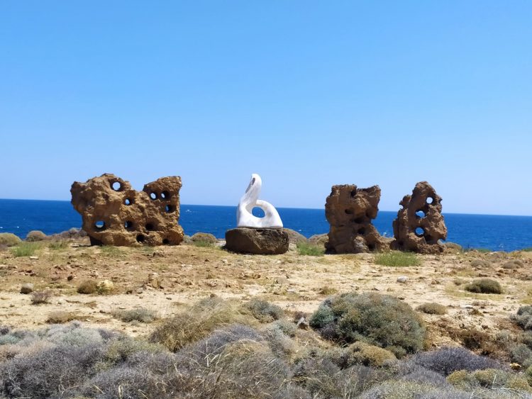 Γλυπτά που… ατενίζουν το Αιγαίο σε ένα από τα πιο όμορφα πολιτιστικά πάρκα της Ελλάδας-Δείτε που βρίσκεται
