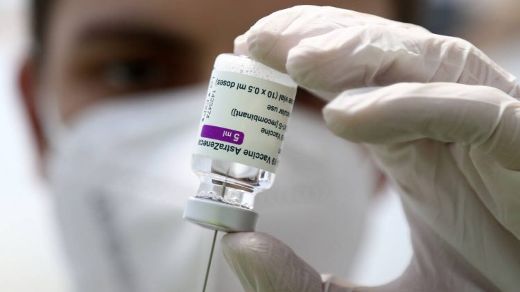 Η AstraZeneca ετοιμάζει εμβόλιο για τον καρκίνο με την τεχνολογία του εμβολίου για τον κορωνοϊό
