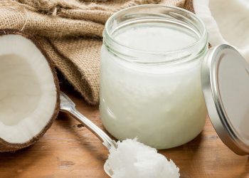Τι προσφέρει η καρύδα στη διατροφή;