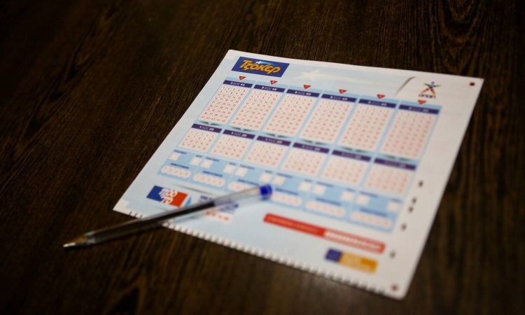 Τζόκερ: Με €3 έγινε πλουσιότερος κατά 5,1 εκατ. ευρώ ο μεγάλος τυχερός – Πού συμπλήρωσε το δελτίο