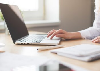 Τρίκαλα: Ζητείται υπάλληλος γραφείου