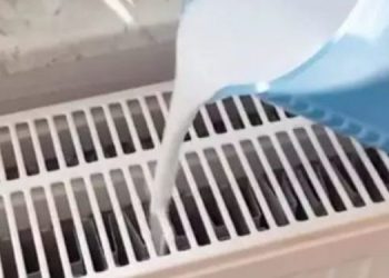 Πώς καθαρίζουν τα καλοριφέρ ρίχνοντας μέσα αυτό το διάλυμα!