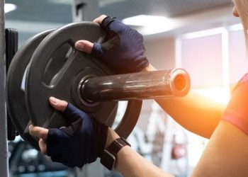 5 λόγοι για να ξεκινήσει μια γυναίκα να σηκώνει βάρη