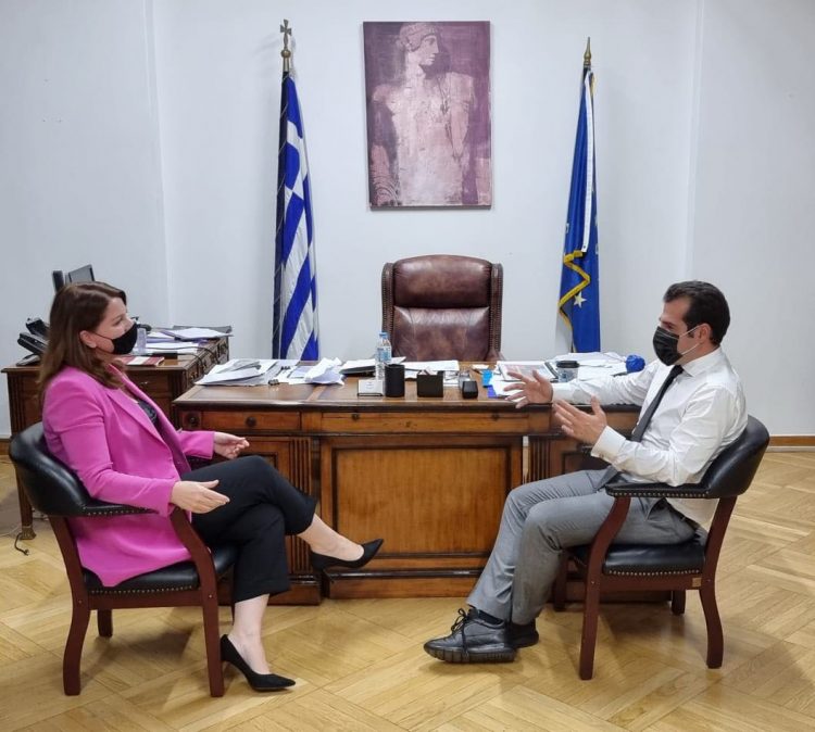 Επίσκεψη στον Πλεύρη η Παπακώστα