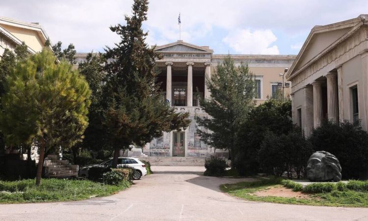 Πανεπιστήμια: Ανοίγουν σταδιακά από τη Δευτέρα 4 Οκτωβρίου – Πώς θα λειτουργήσουν