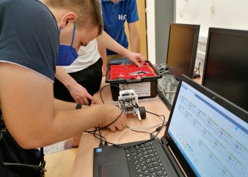 Fablab SchoolNet στο 2ο ΕΠΑΛ Τρικάλων-Συνεργασία μαθητών και καθηγητών από Λιθουανία, Βουλγαρία και τα Τρίκαλα σε ένα εργαστήριο καινοτομίας