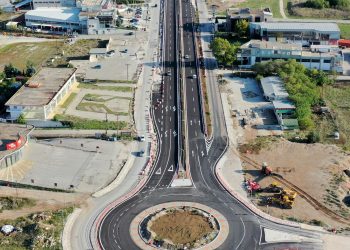 Παραδόθηκε στην κυκλοφορία η κύρια αρτηρία του νότιου τμήματος της λεωφόρου Καραμανλή