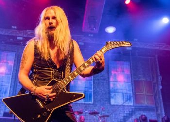 Συγκλονιστικό βίντεο: Ο κιθαρίστας των Judas Priest έπαθε ρήξη ανευρύσματος αορτής στη σκηνή